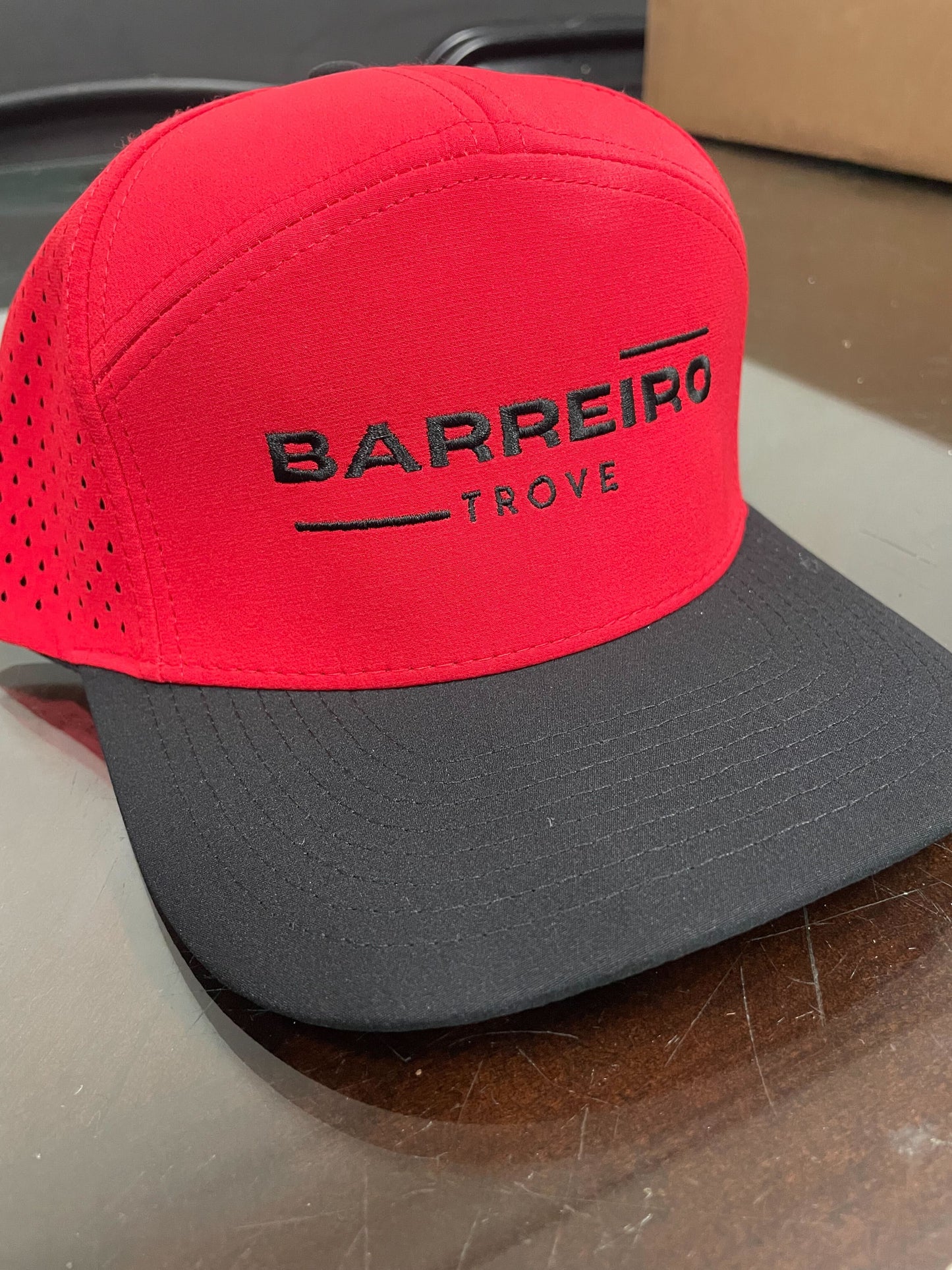 Gorra Trove Red and Black